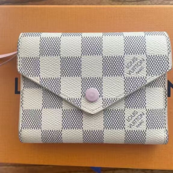 Louis Vuitton | Bags | Louis Vuitton Victorine Wallet In Damier
